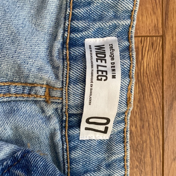 Refuge Blue distressed wide leg jeans - Picture 3 of 3